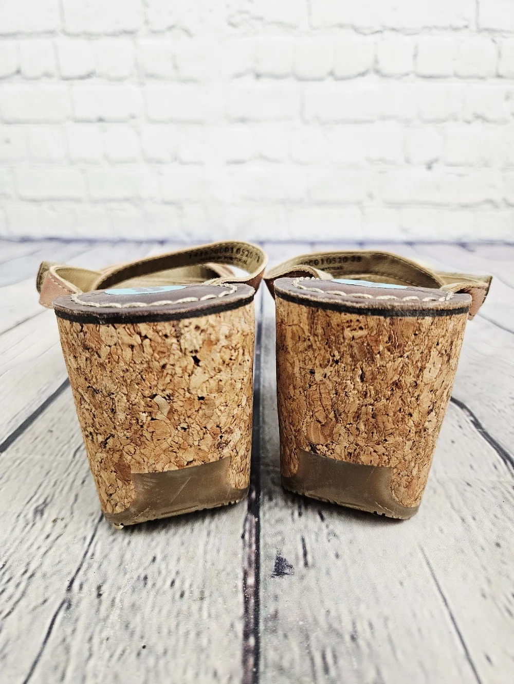 FLY LONDON | Idra strappy metallic leather platform wedge sandals - Picture 7 of 11